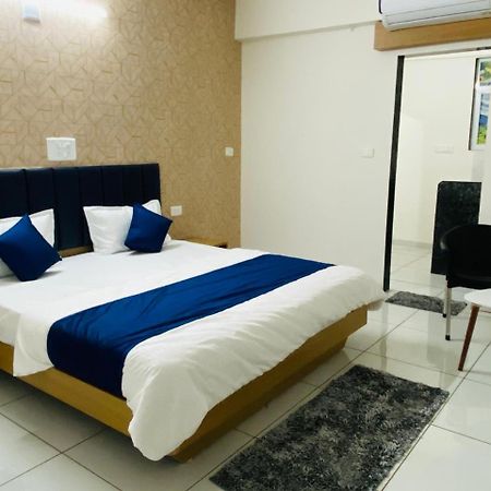 Hotel Balaji Villa Vadodara Exteriör bild