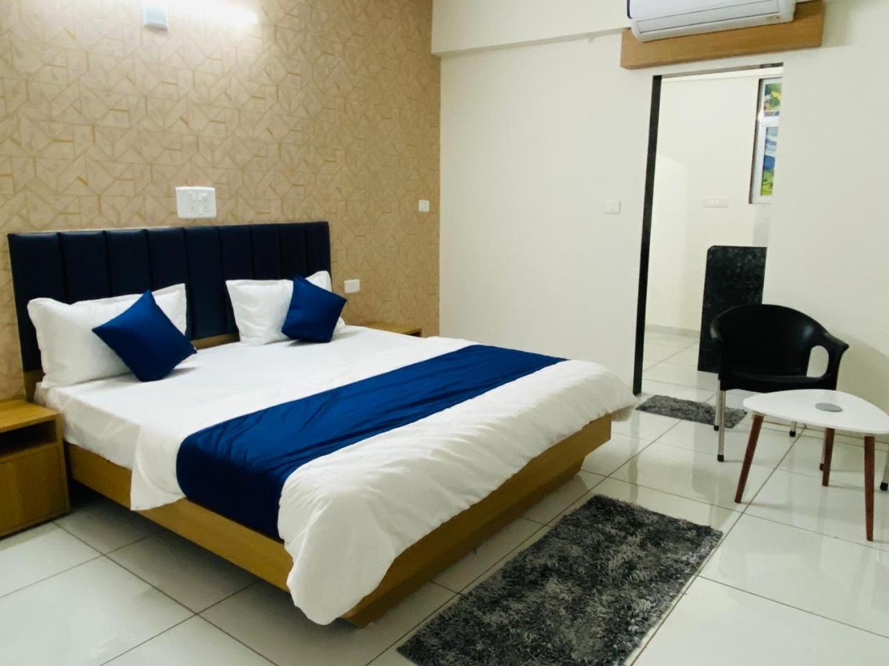Hotel Balaji Villa Vadodara Exteriör bild